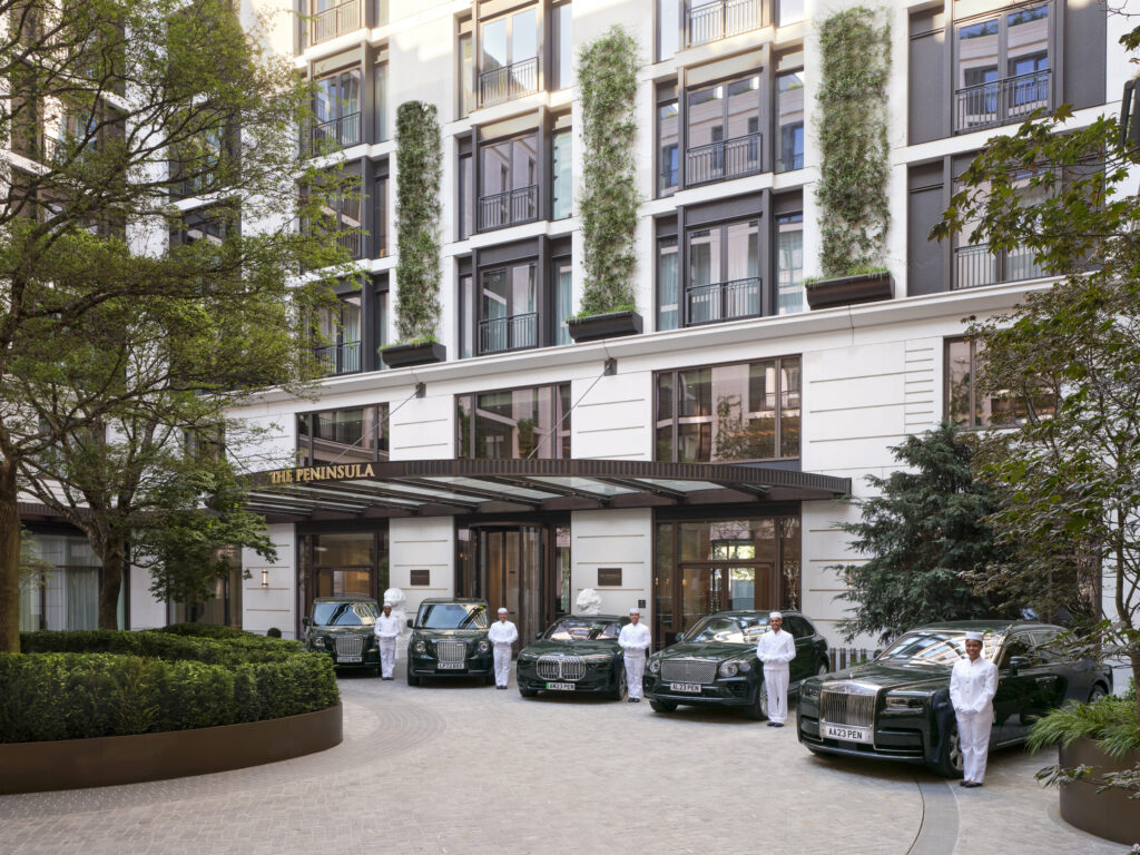 Did you know the Peninsula hotels offer flexible check-in and check-out timings called
'Peninsula Time'? Opting for a travel advisor means assured 'Peninsula Time' advantage.