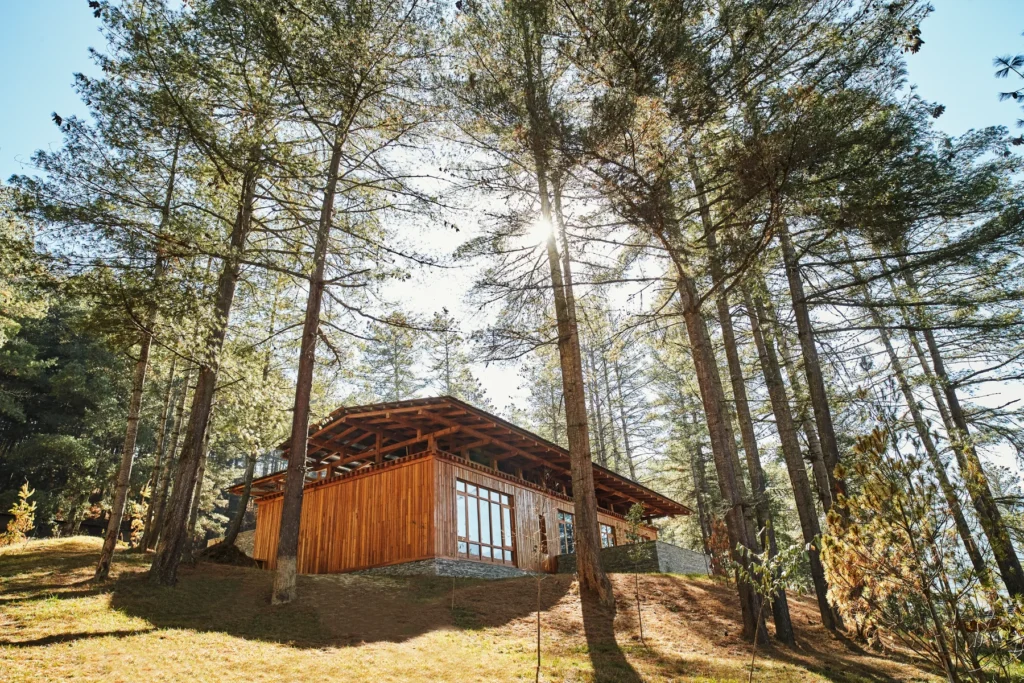 Six Senses, Bhutan properties prioritize local sourcing, employ staff from nearby communities,
and integrate Bhutanese traditions into every aspect of the guest experience!